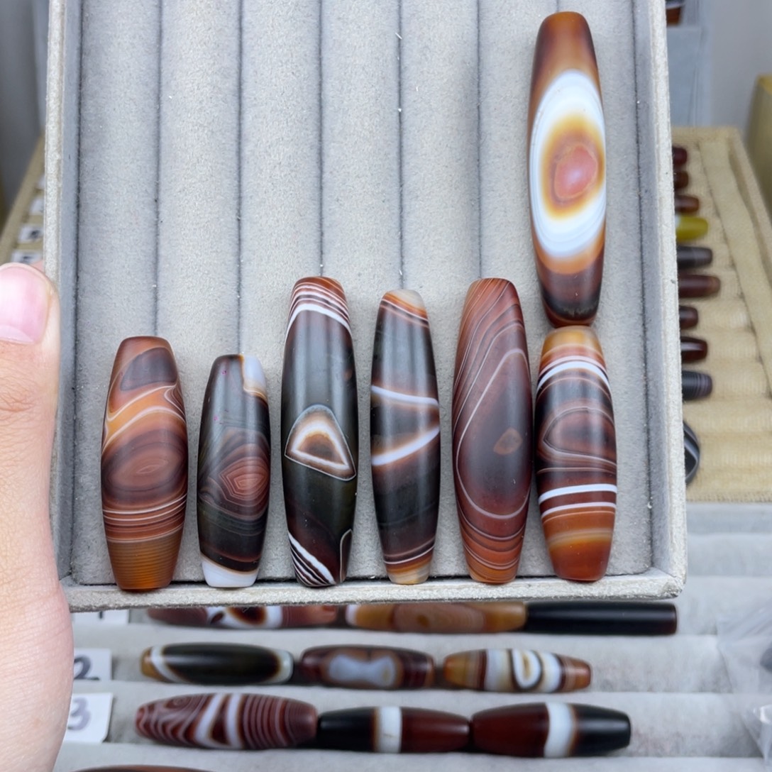 用***8玛瑙/玉髓合金颈饰