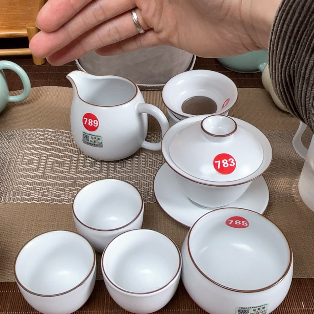 瓷片。。。。。。。。。。。。。。