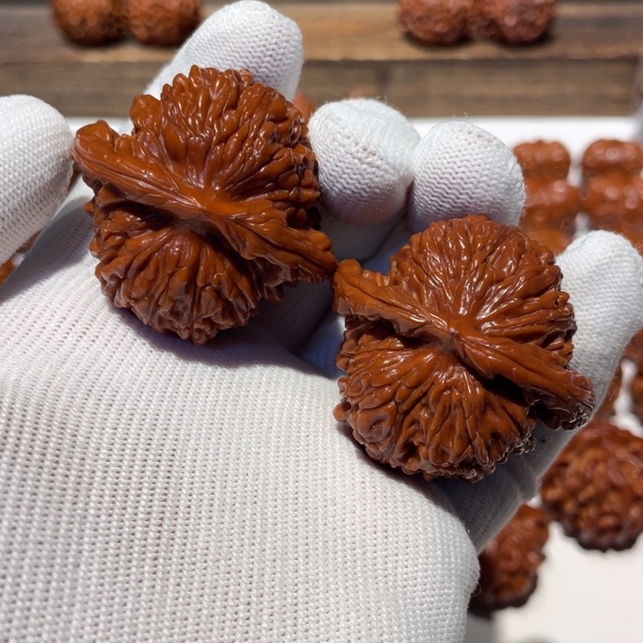 文玩核桃吊坠⭐***⭐四座楼45.300.底部大小差.13