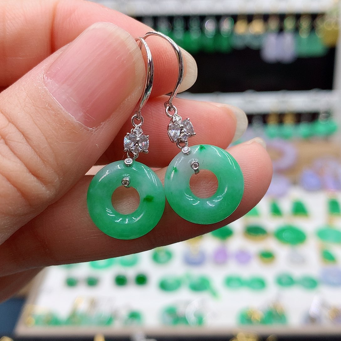 翡翠耳饰18K金镶嵌的