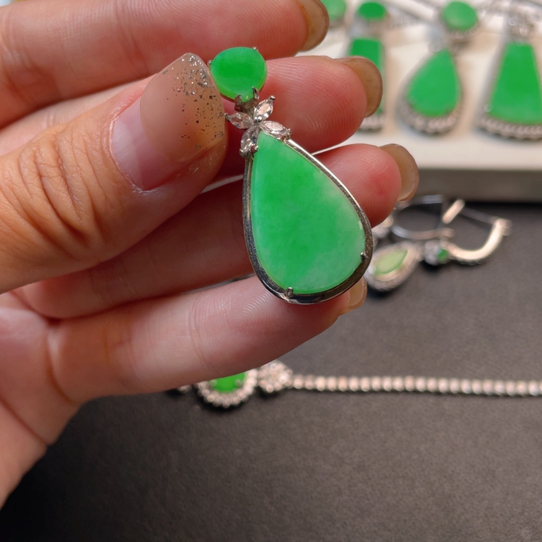 翡翠吊坠(不含链)银S925镶嵌