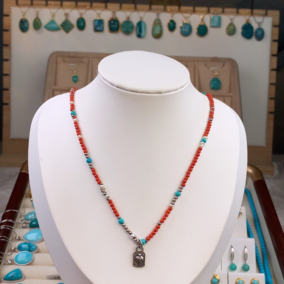 绿松石未镶嵌颈饰