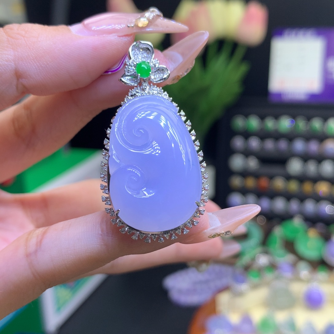 翡翠18K金镶嵌颈饰天然