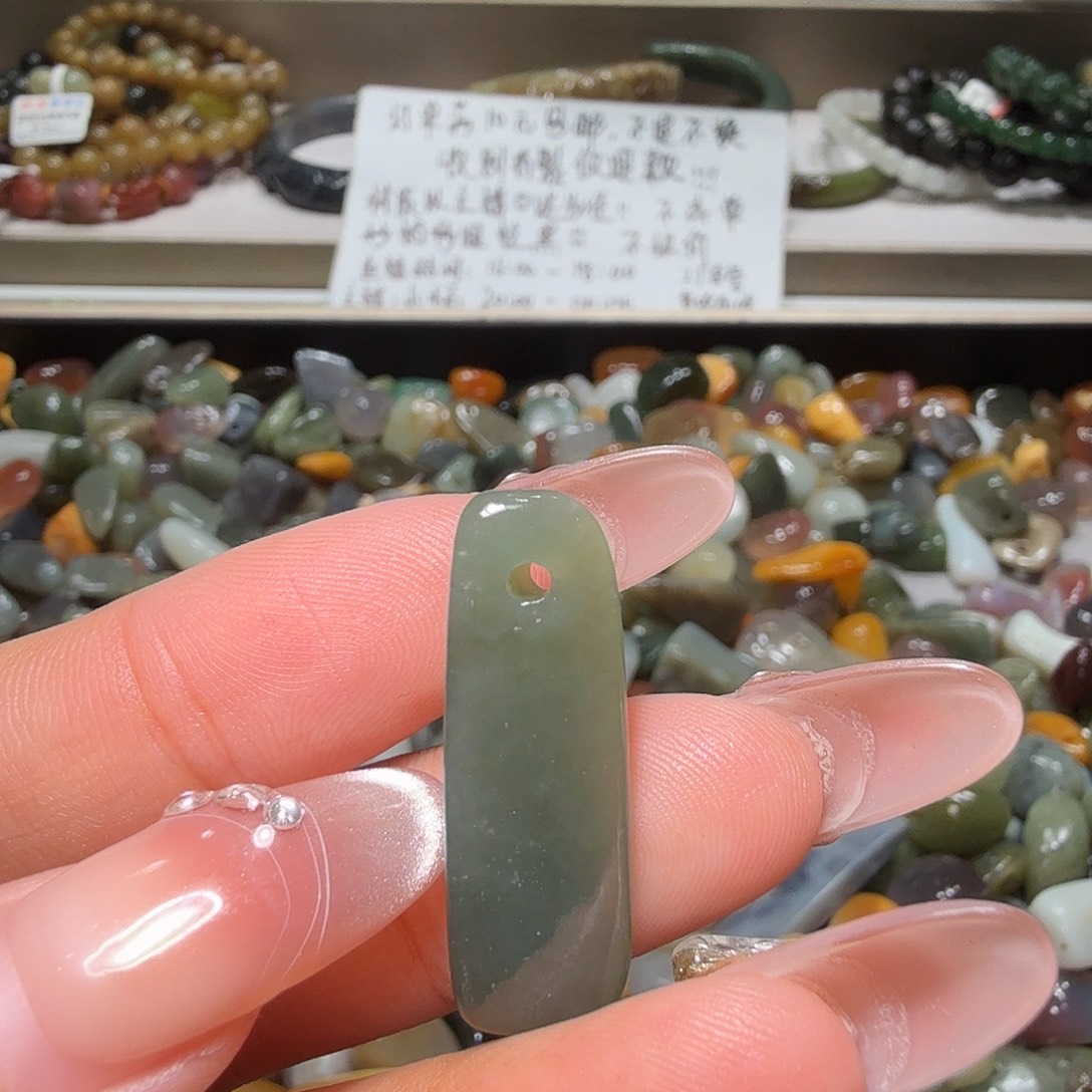 和田玉未镶嵌珠宝奇石