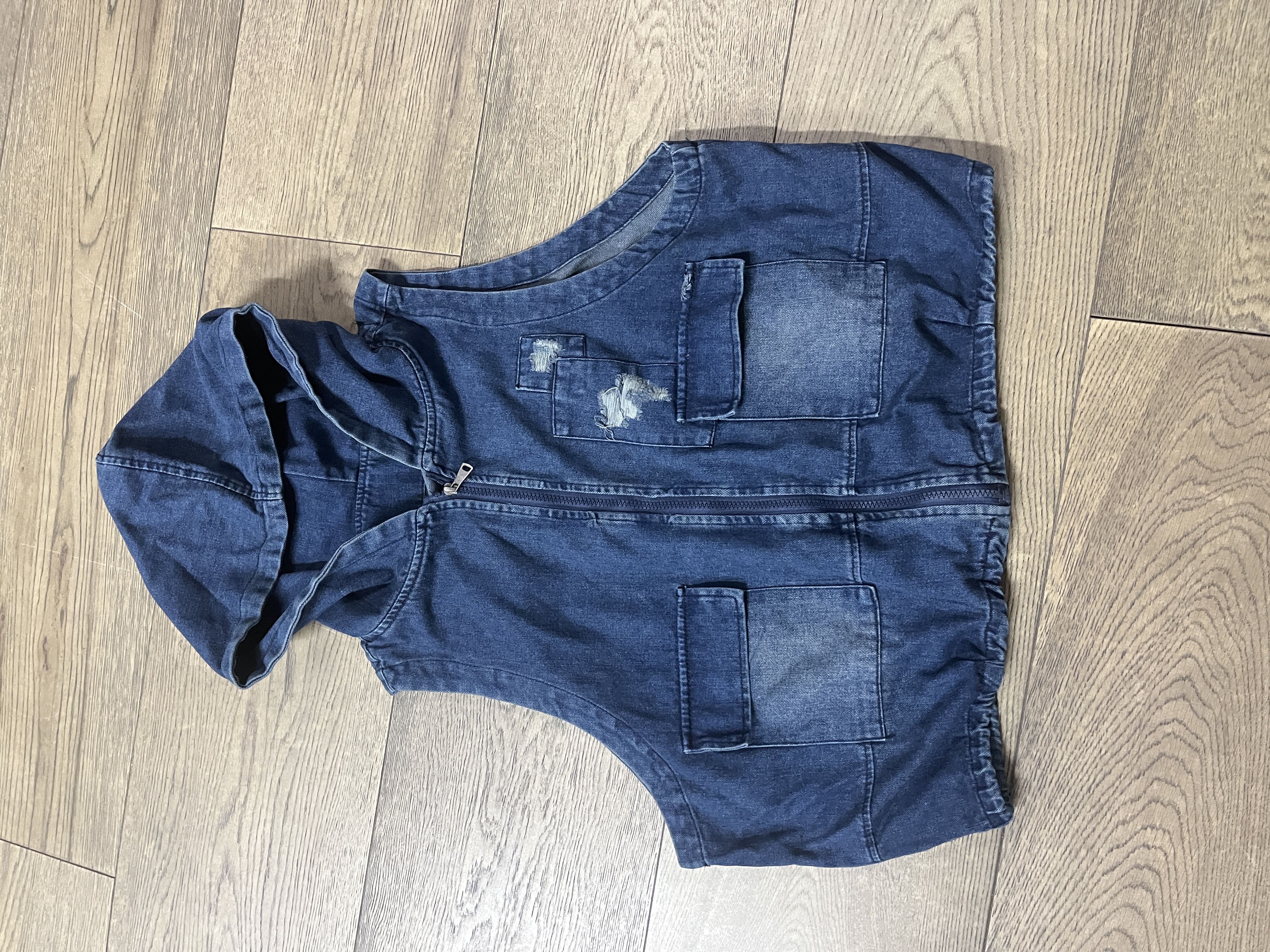 868130双口袋牛仔帽马甲