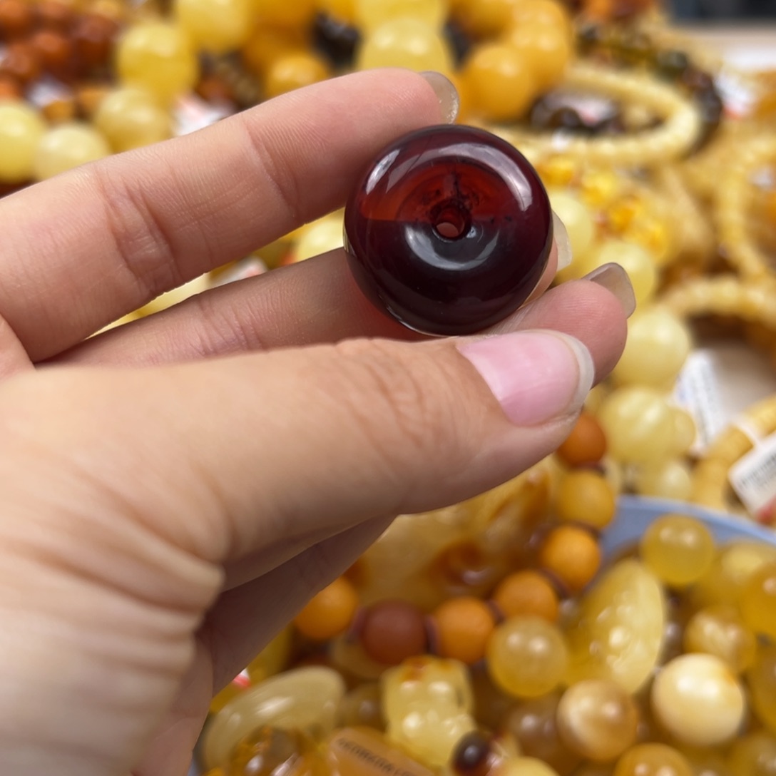 未镶嵌琥珀珠宝奇石