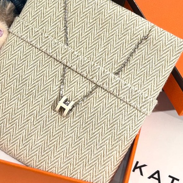 未使用 Hermes/爱马仕 p/爱马仕奶昔白minipop项链