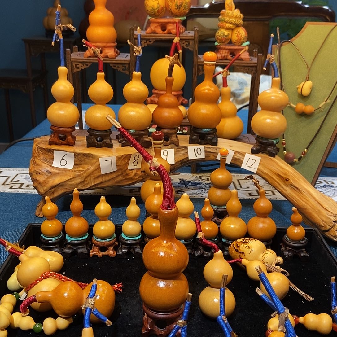 未****大叶紫檀（黑酸枝木类）