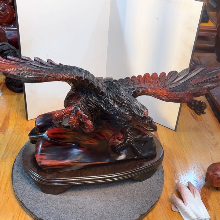 交趾黄檀（大红酸枝）老*老鹰摆件