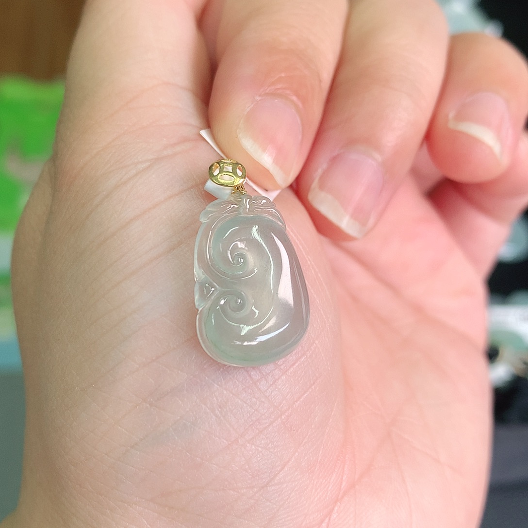 翡翠颈饰18K金镶嵌高冰晴如意