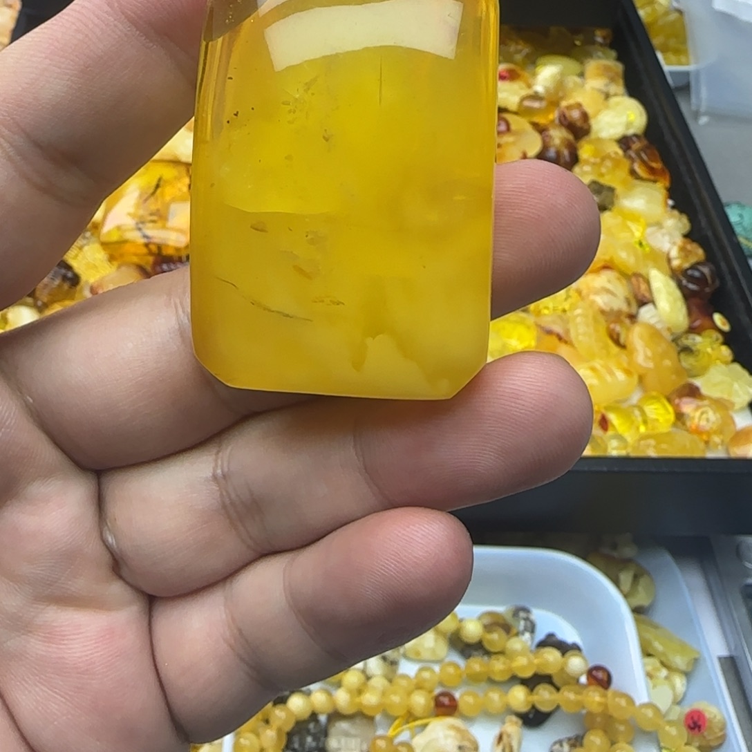 暮***暮琥珀未镶嵌裸石牌子半个