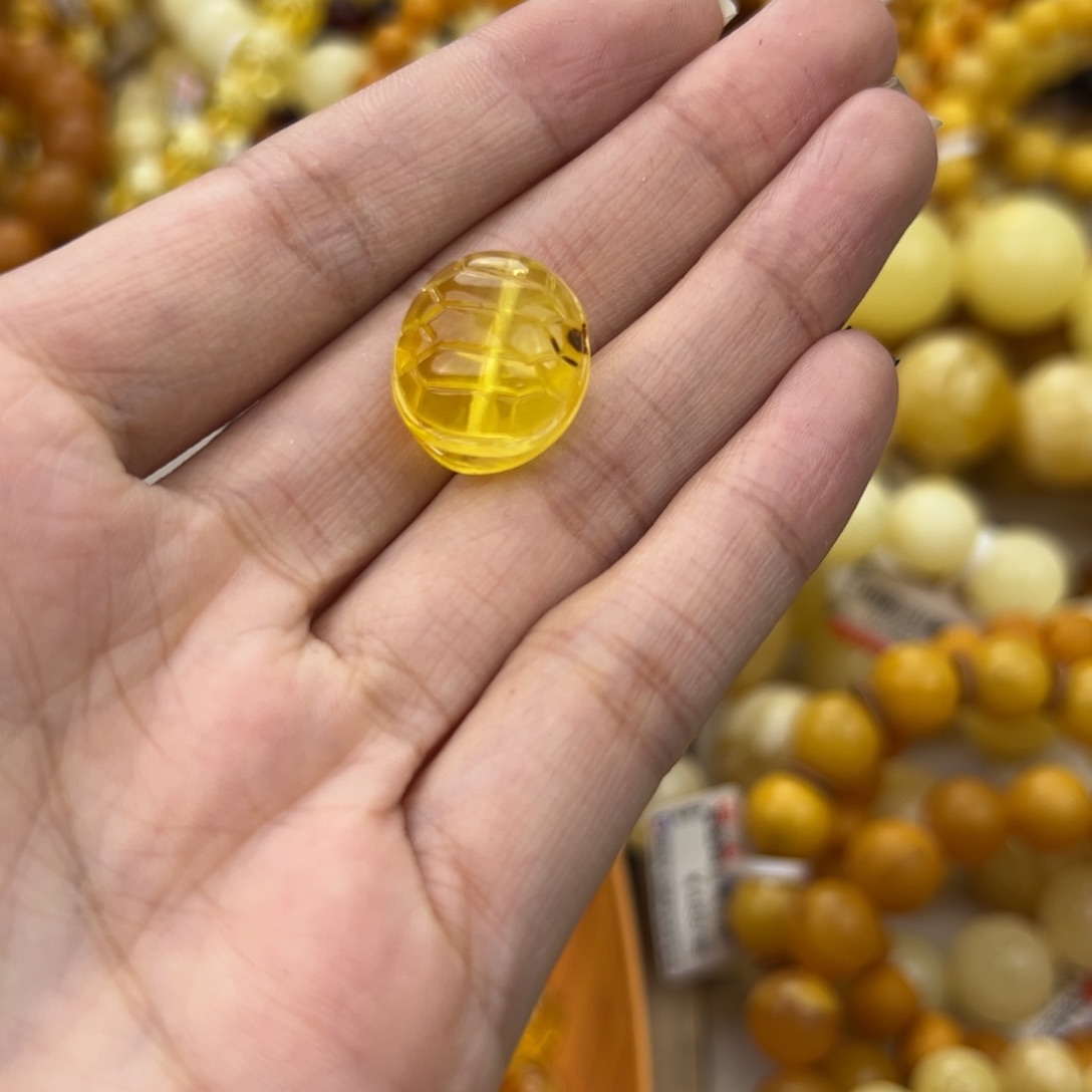 琥珀珠宝奇石未镶嵌
