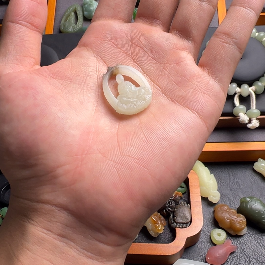 和田玉（糖玉）未镶嵌颈饰