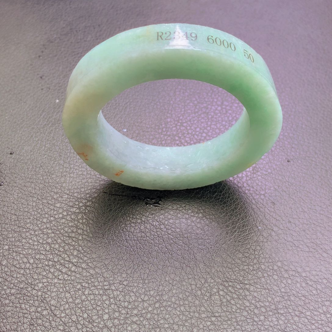 未镶嵌冰果绿带撤金贵妃50到56定制翡翠