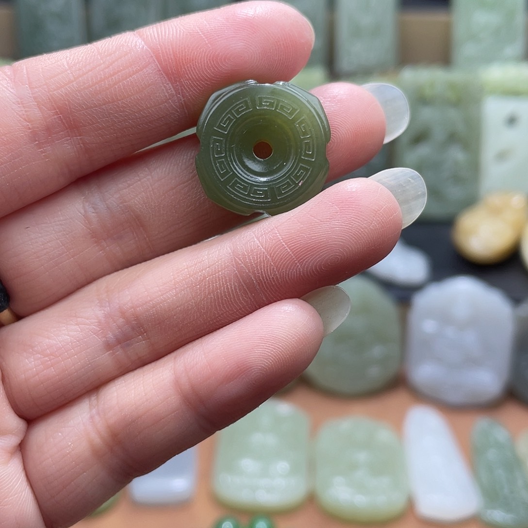 和田玉未镶嵌吊坠(不含链)