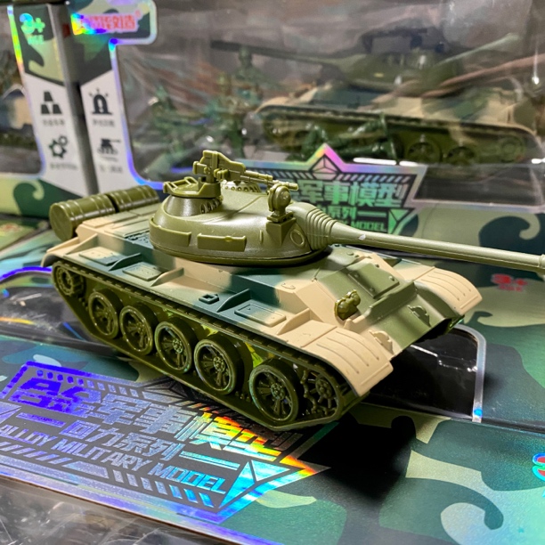 T55合金主战坦克M2回力声光合金玩具