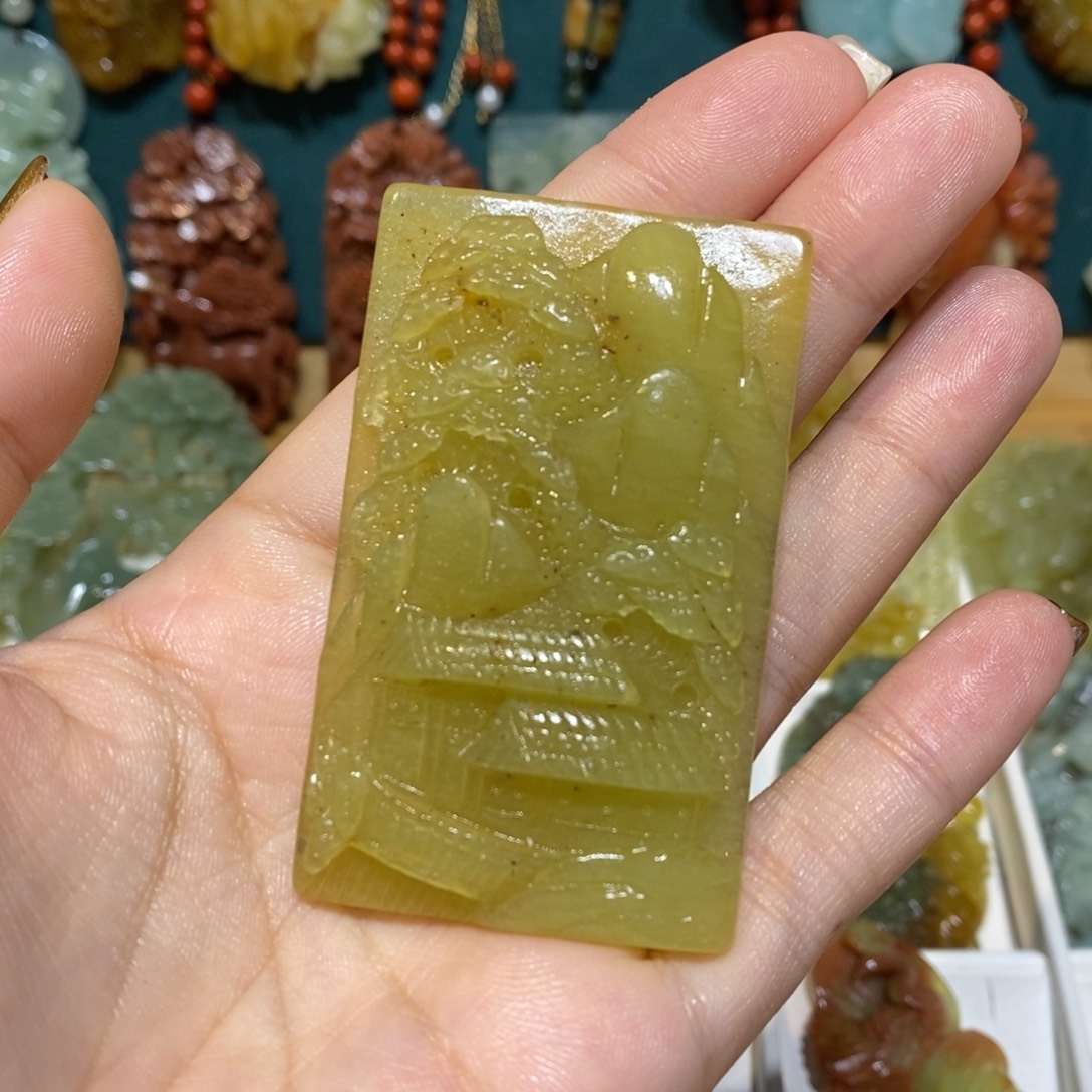 蛇纹石玉未镶嵌颈饰