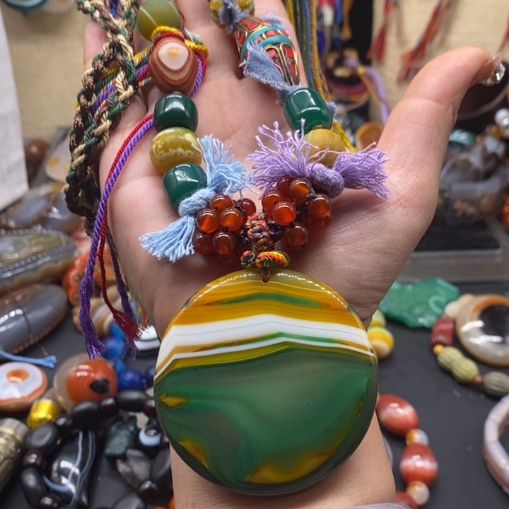 玛瑙/玉髓颈饰未镶嵌做****宙