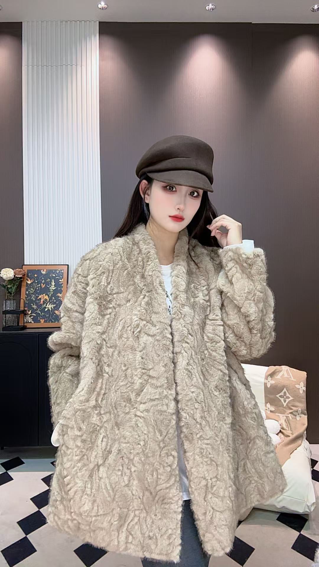 2025新款慵懒风毛毛短款外套25002