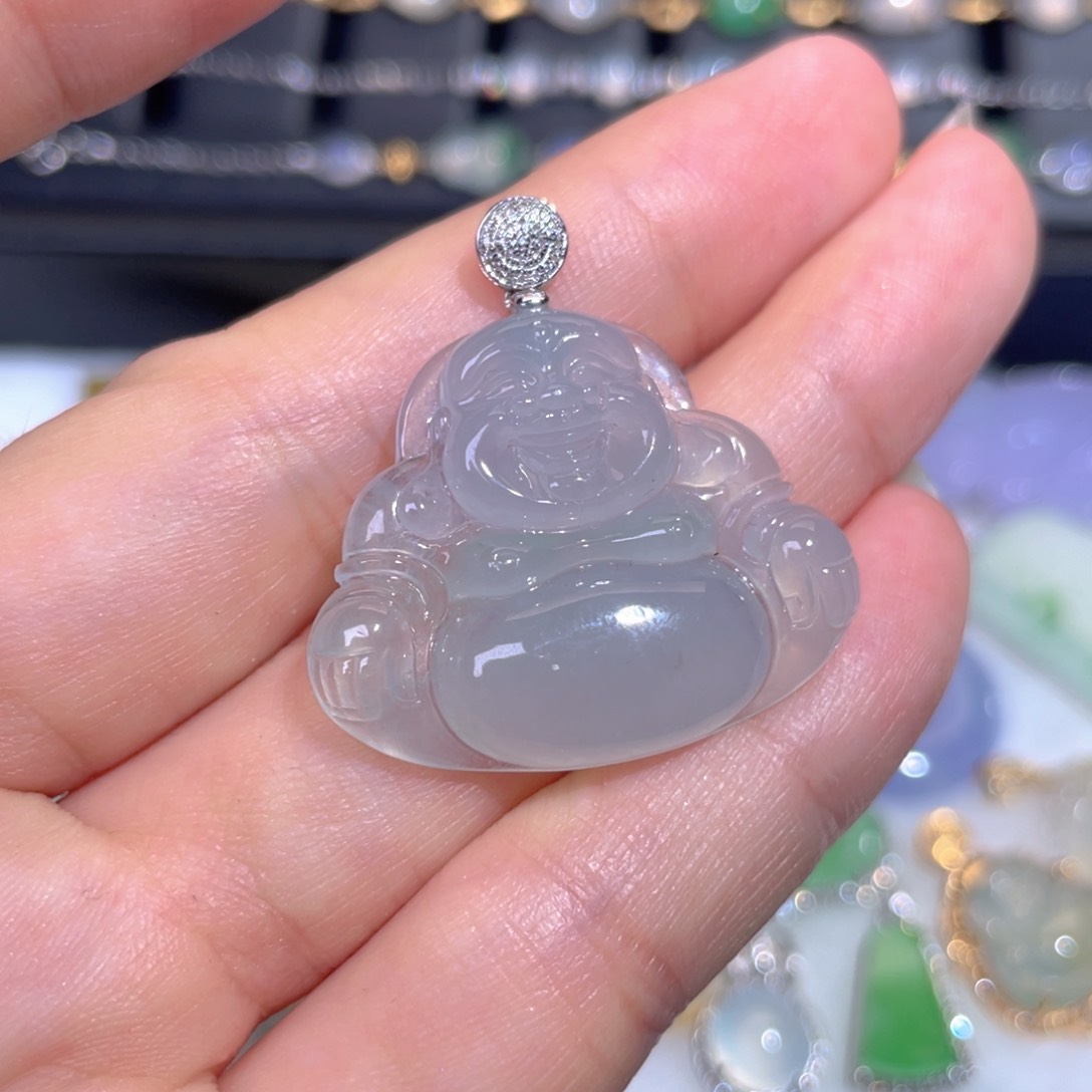 颈饰18K金镶嵌翡翠大**皮翡翠