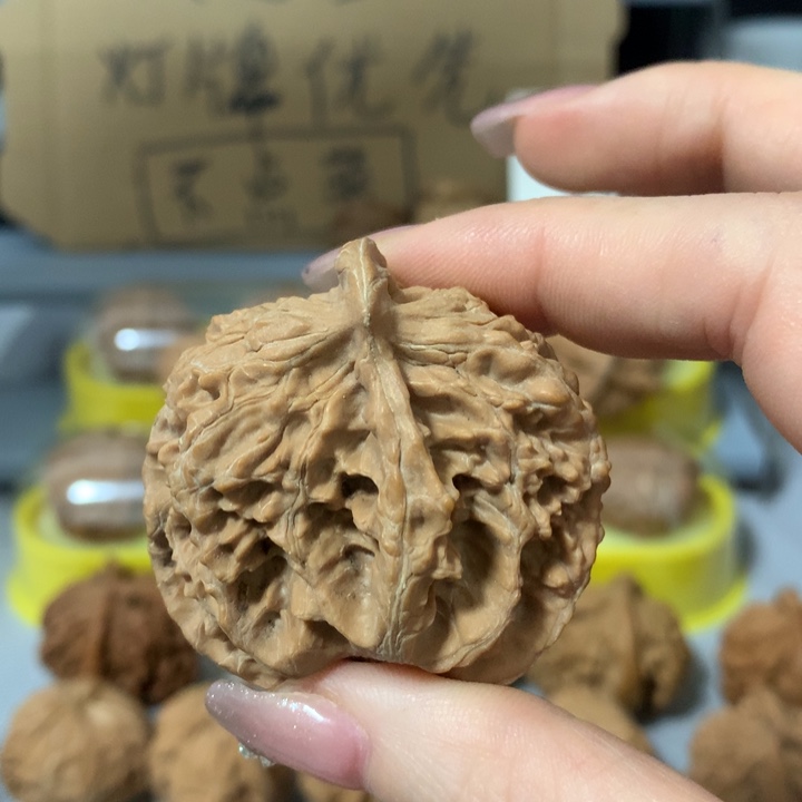 ※***※吊坠文玩核桃异形单只，有瑕疵