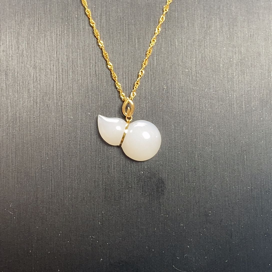 和田玉颈饰18K金镶嵌