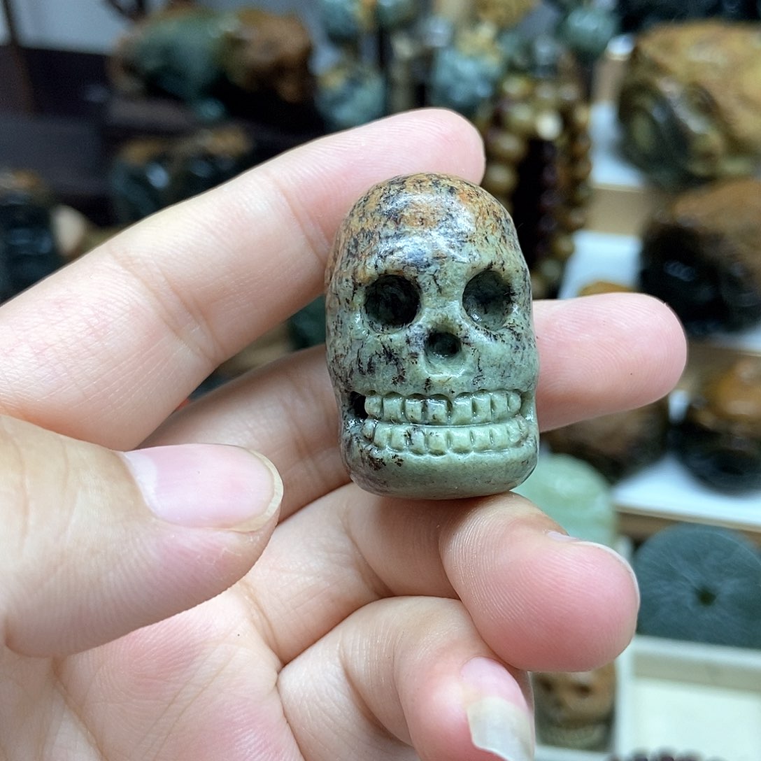 岫岩河磨玉（透闪石质玉）挂件未镶嵌