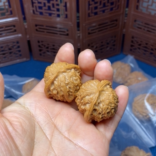 文玩核桃把件黄杆32