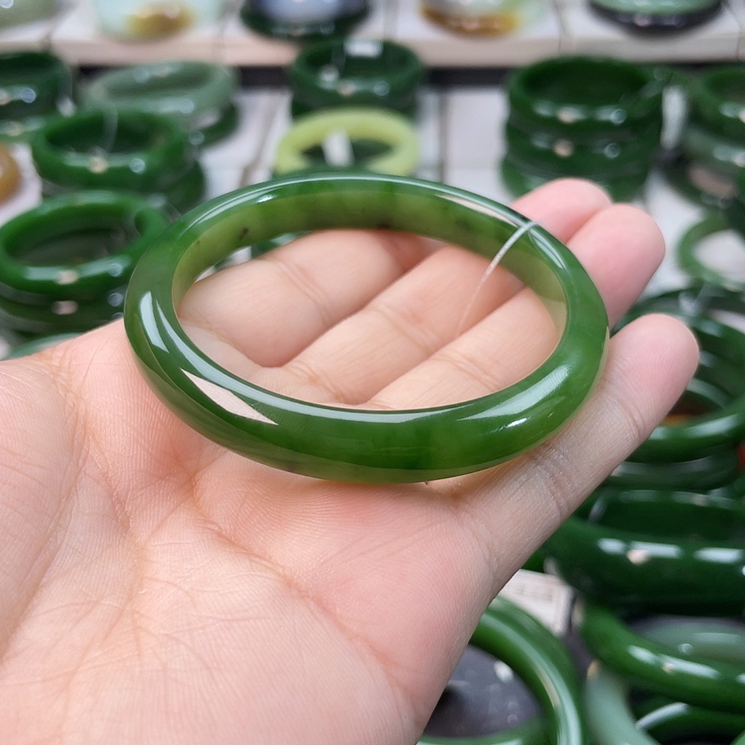 和田玉（碧玉）手镯未镶嵌