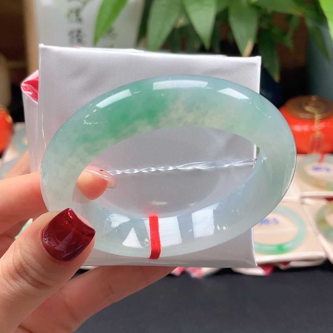 翡翠未镶嵌手镯冰绿飘色种水123号