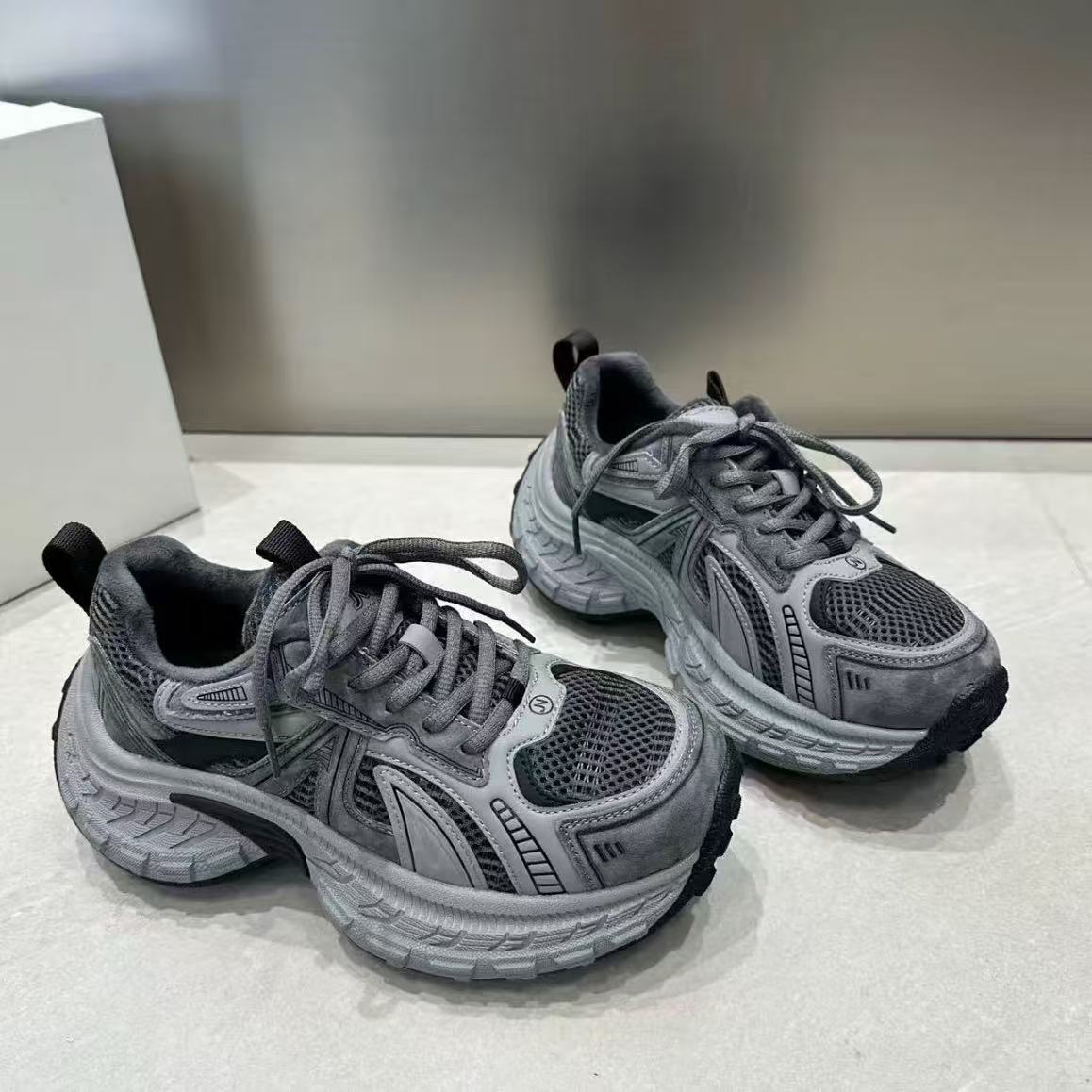 【雀尼现货】秋冬季新款轮胎底增高百搭休闲鞋老爹鞋