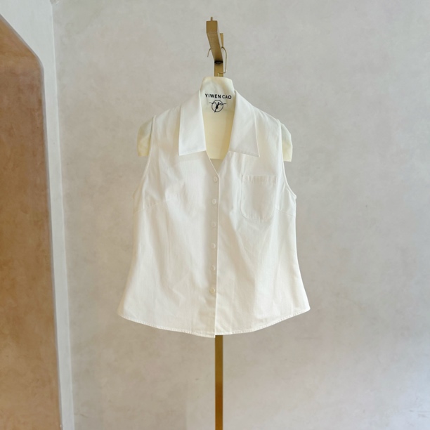 YIWEN CAO设计师原创白色V领无袖衬衫夏日百搭宽松休闲时髦复古