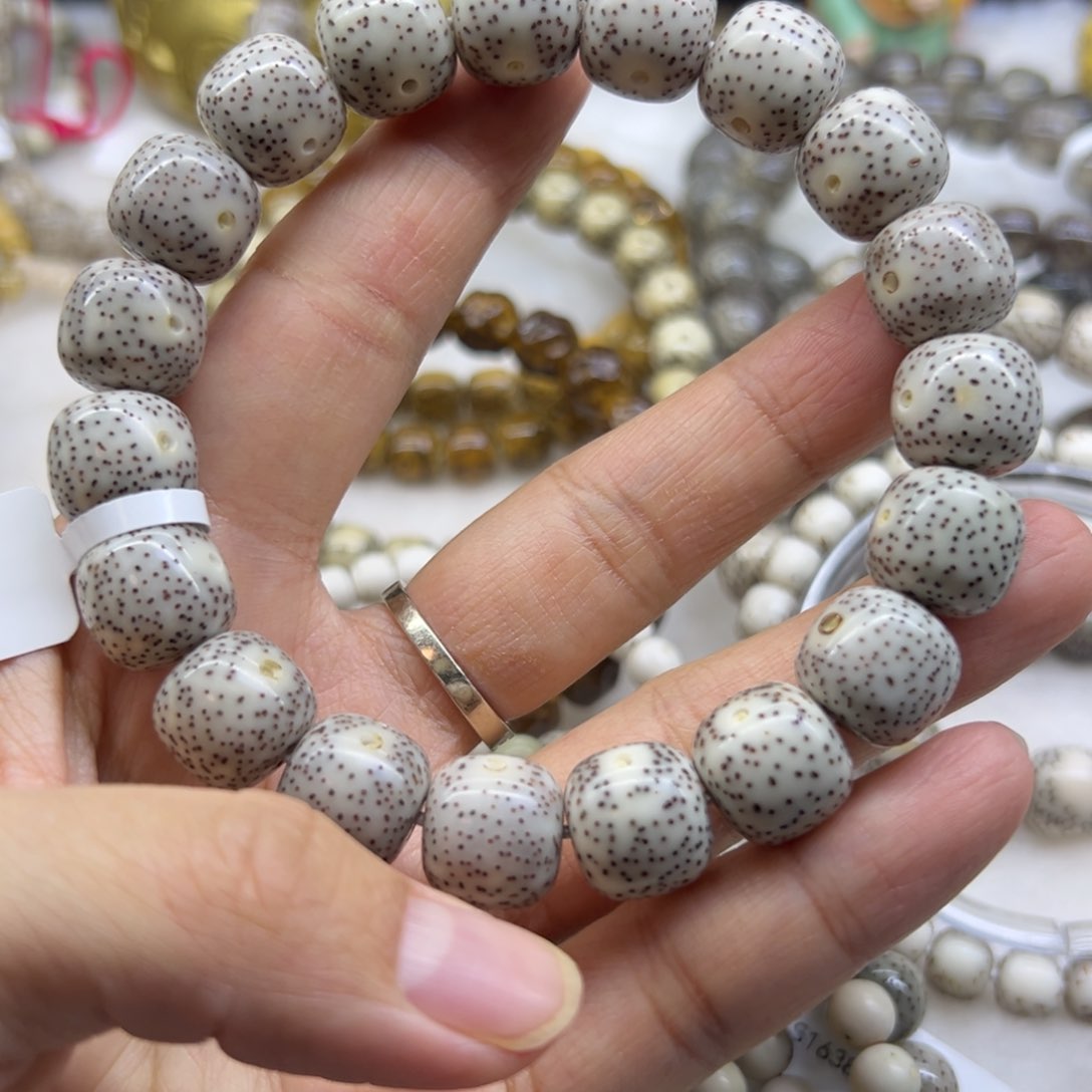星月菩提手串12➕奶奶灰    火龙果星点