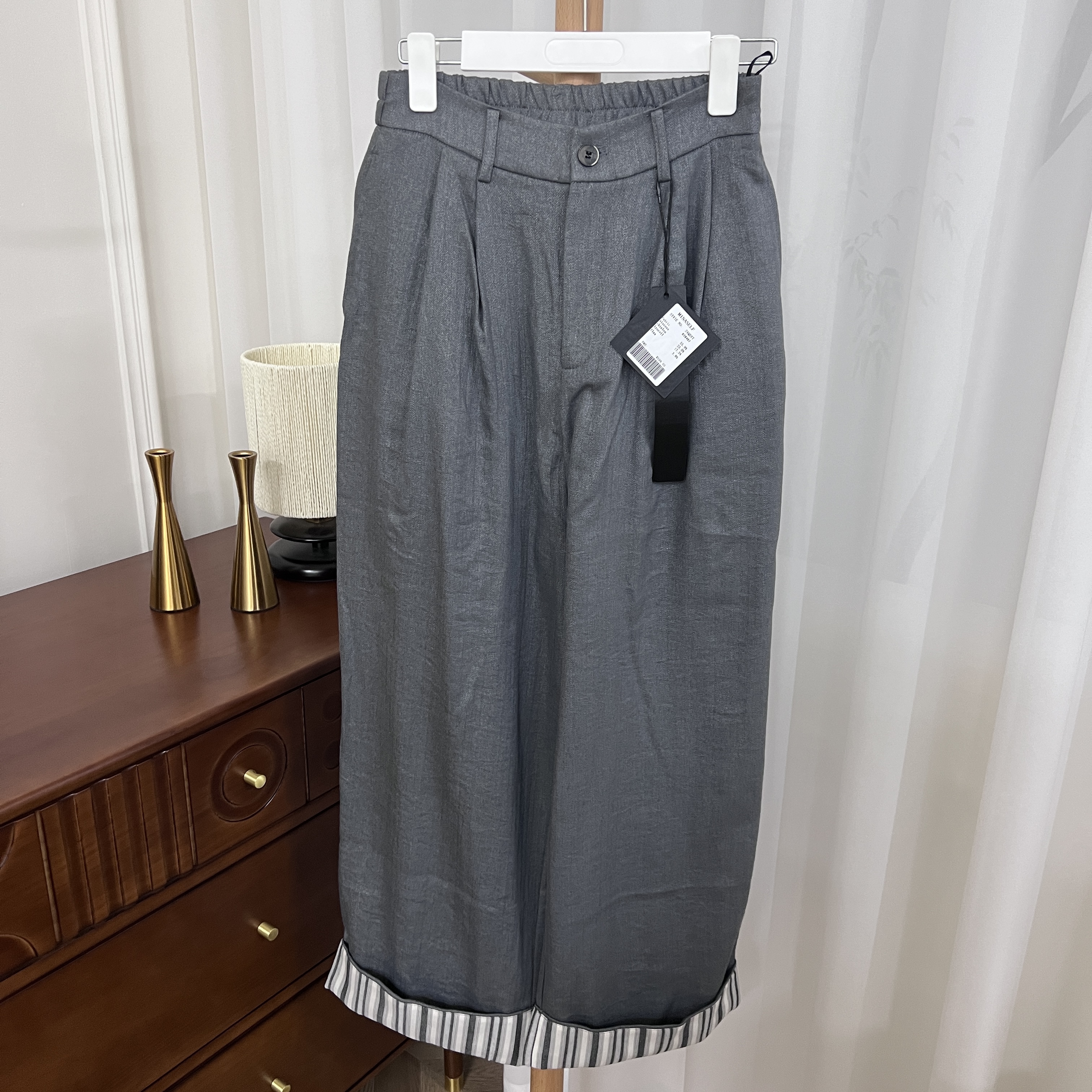 韩版简约高腰卷边阔腿裤  J427