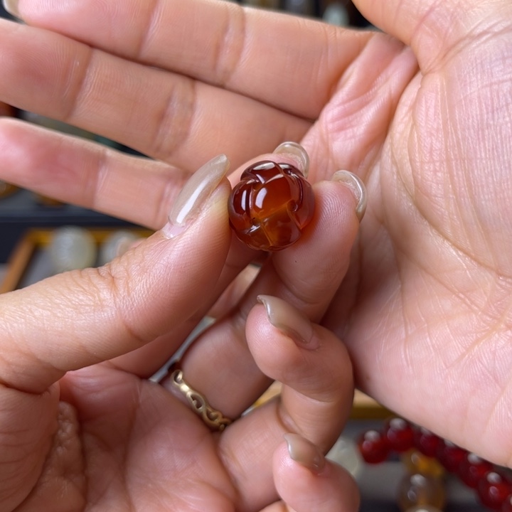 老***广玛瑙未镶嵌手饰绣球珠