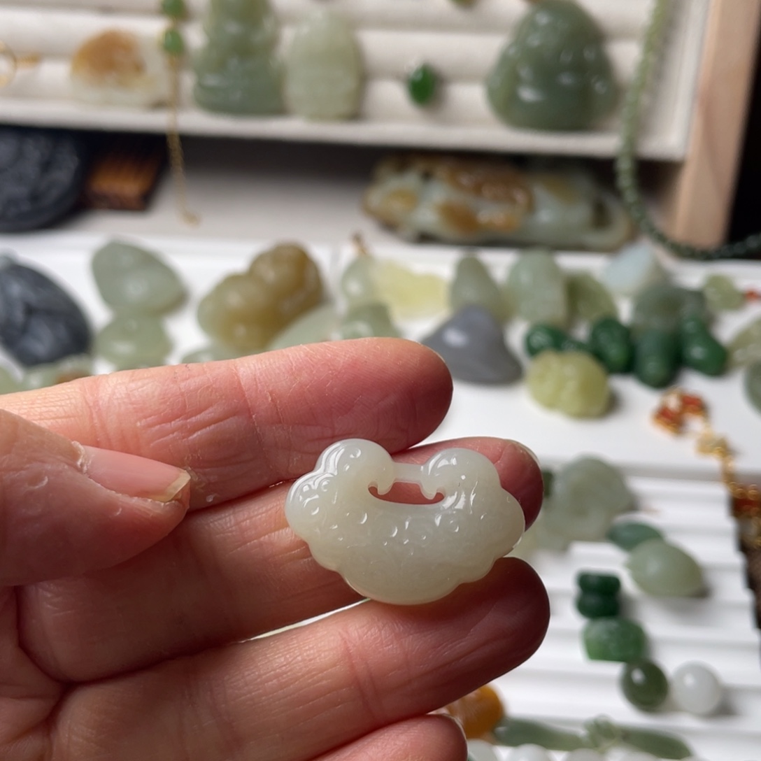 和田玉未镶嵌颈饰