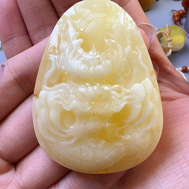 蜜蜡未镶嵌珠宝奇石