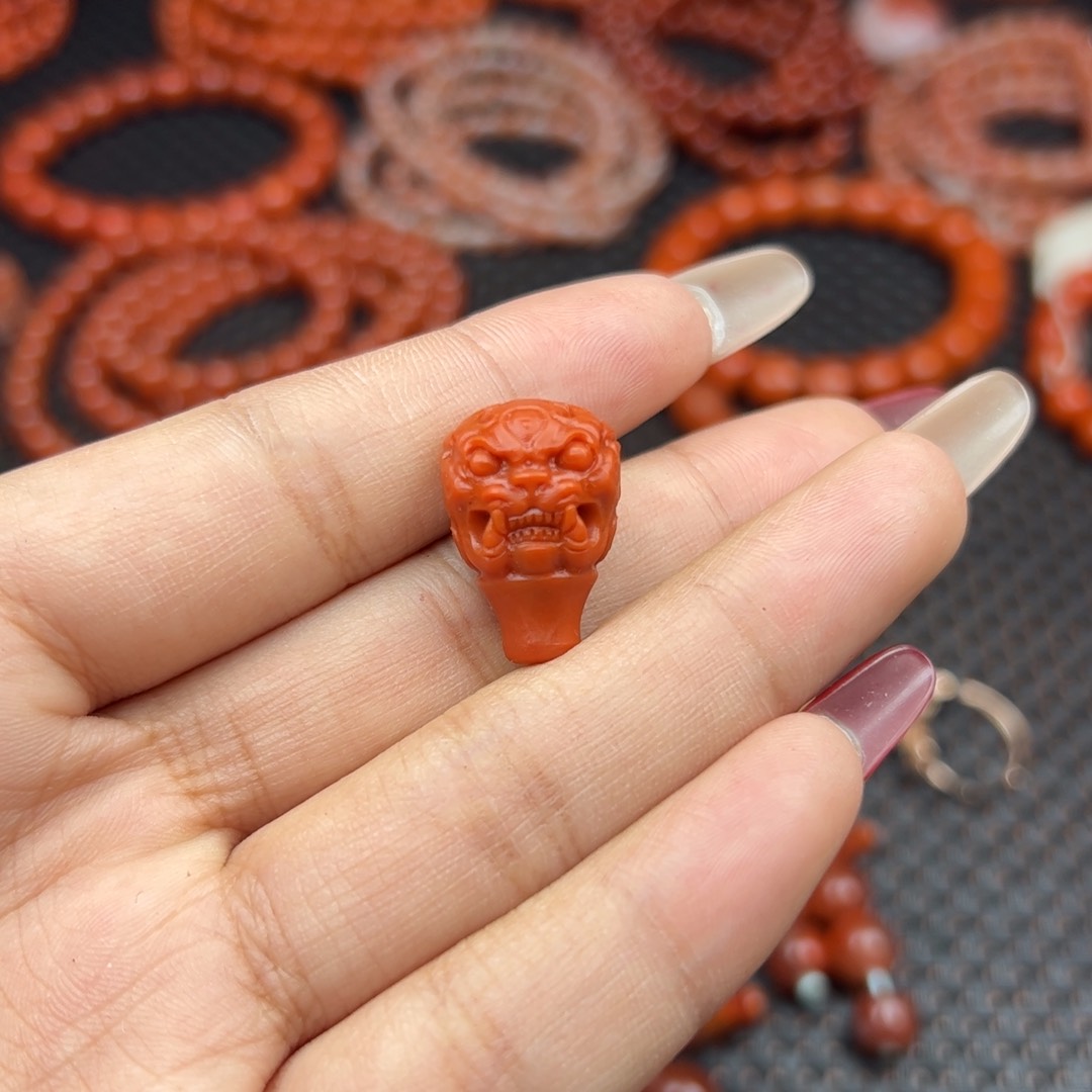 南红玛瑙吊坠未镶嵌