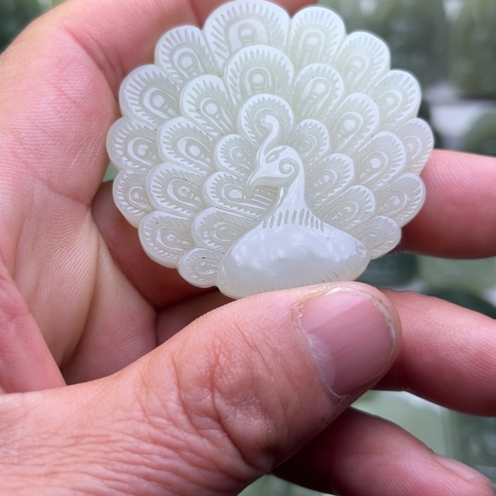 1***4和田玉未镶嵌颈饰