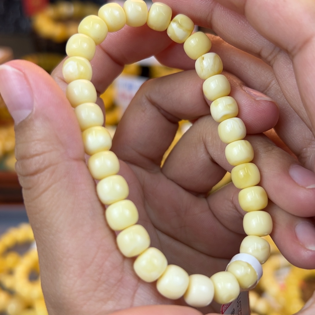 琥珀裸石未镶嵌kjnnhbnnnmm