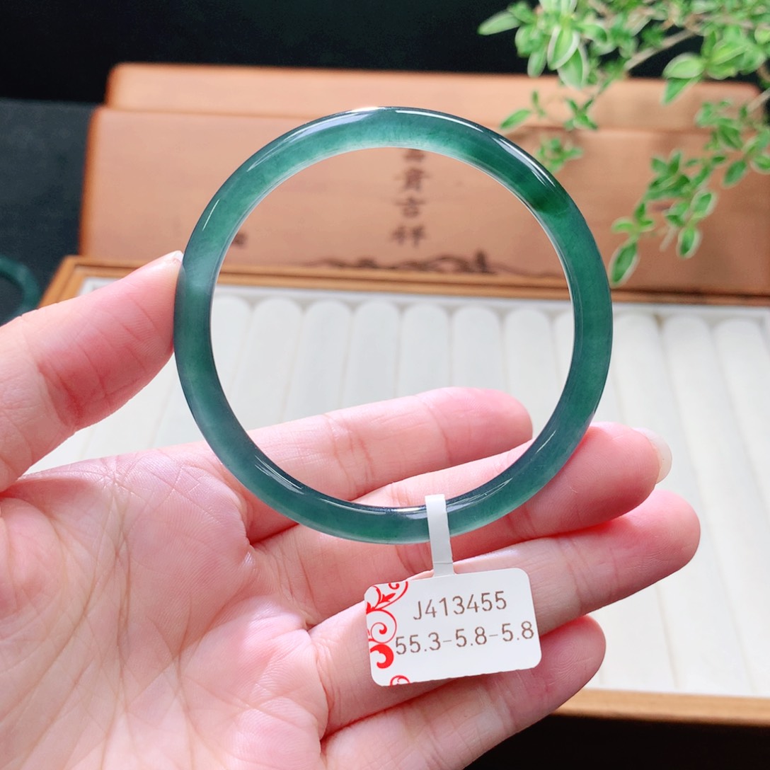 未镶嵌手镯（圆镯）翡翠