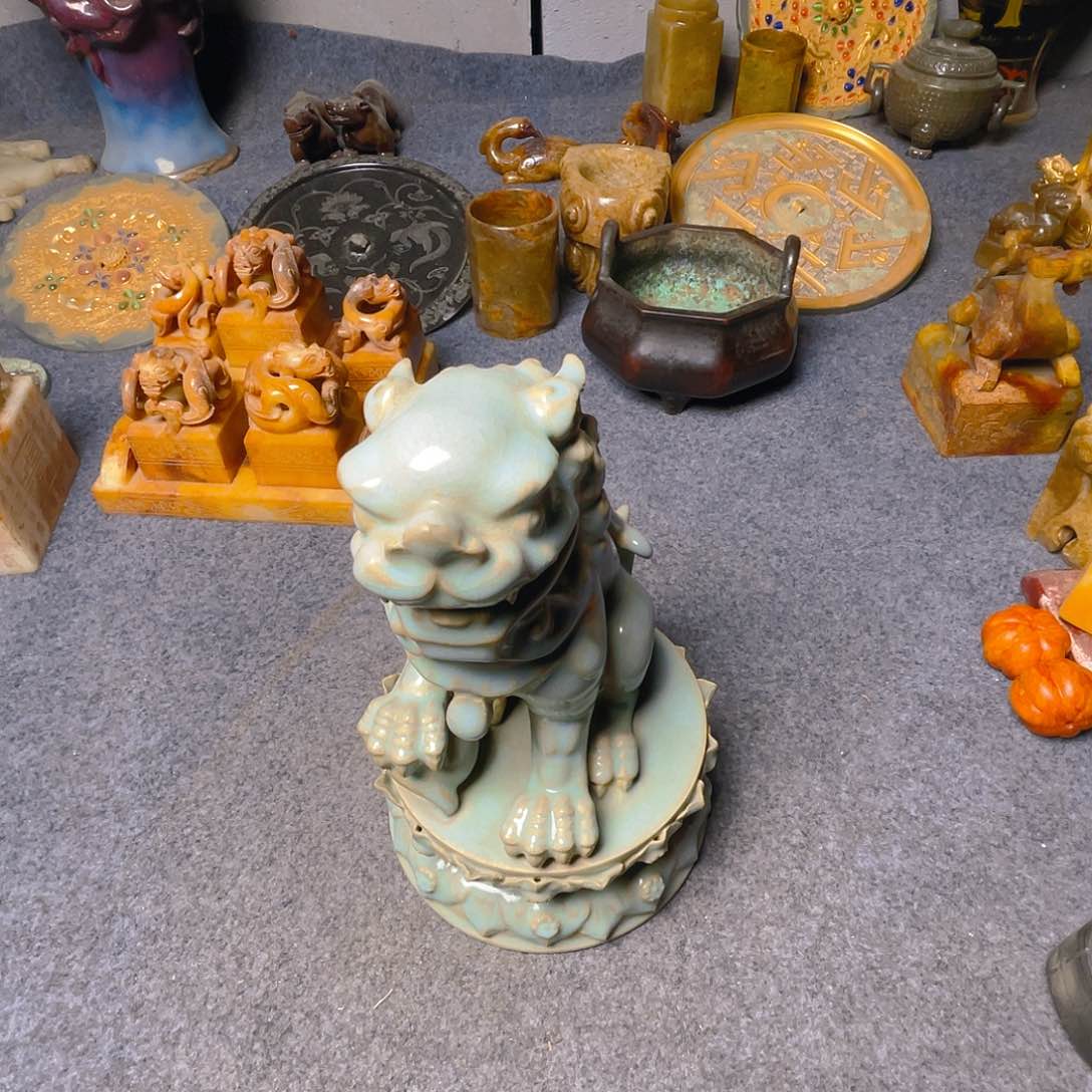 碟坎坎坷坷地走过这条小路