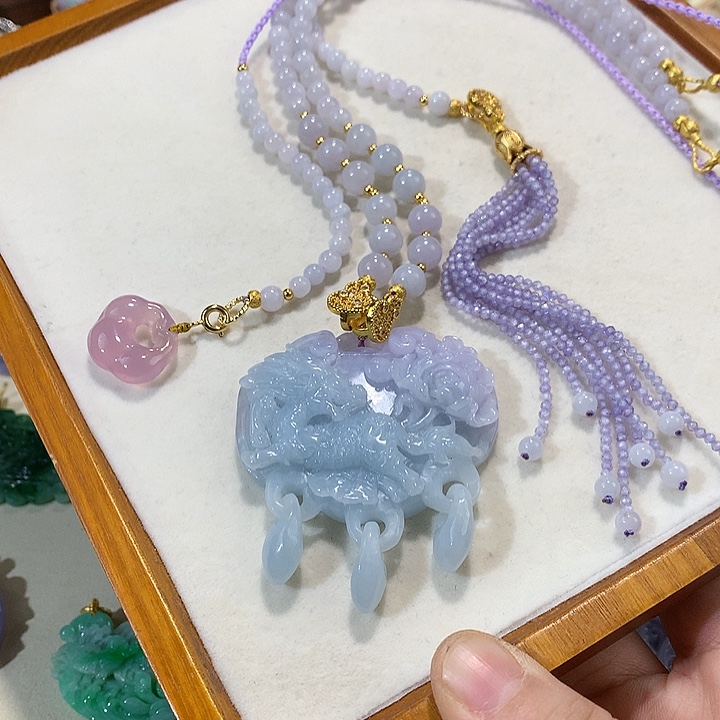 翡翠未镶嵌颈饰翡翠吊坠