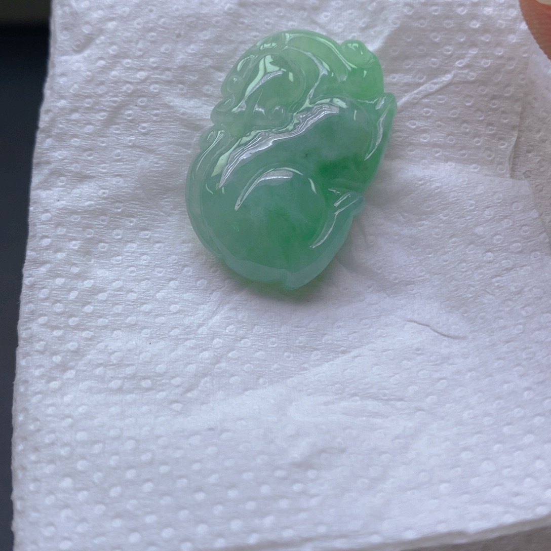 小****翡翠未镶嵌颈饰翡翠