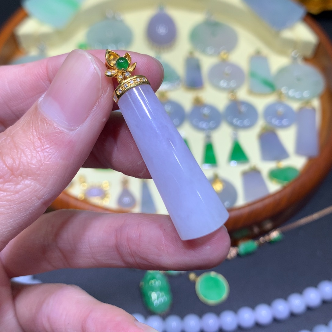 翡翠吊坠(不含链)18K金镶嵌