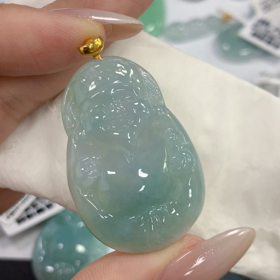 颈饰18K金镶嵌翡翠