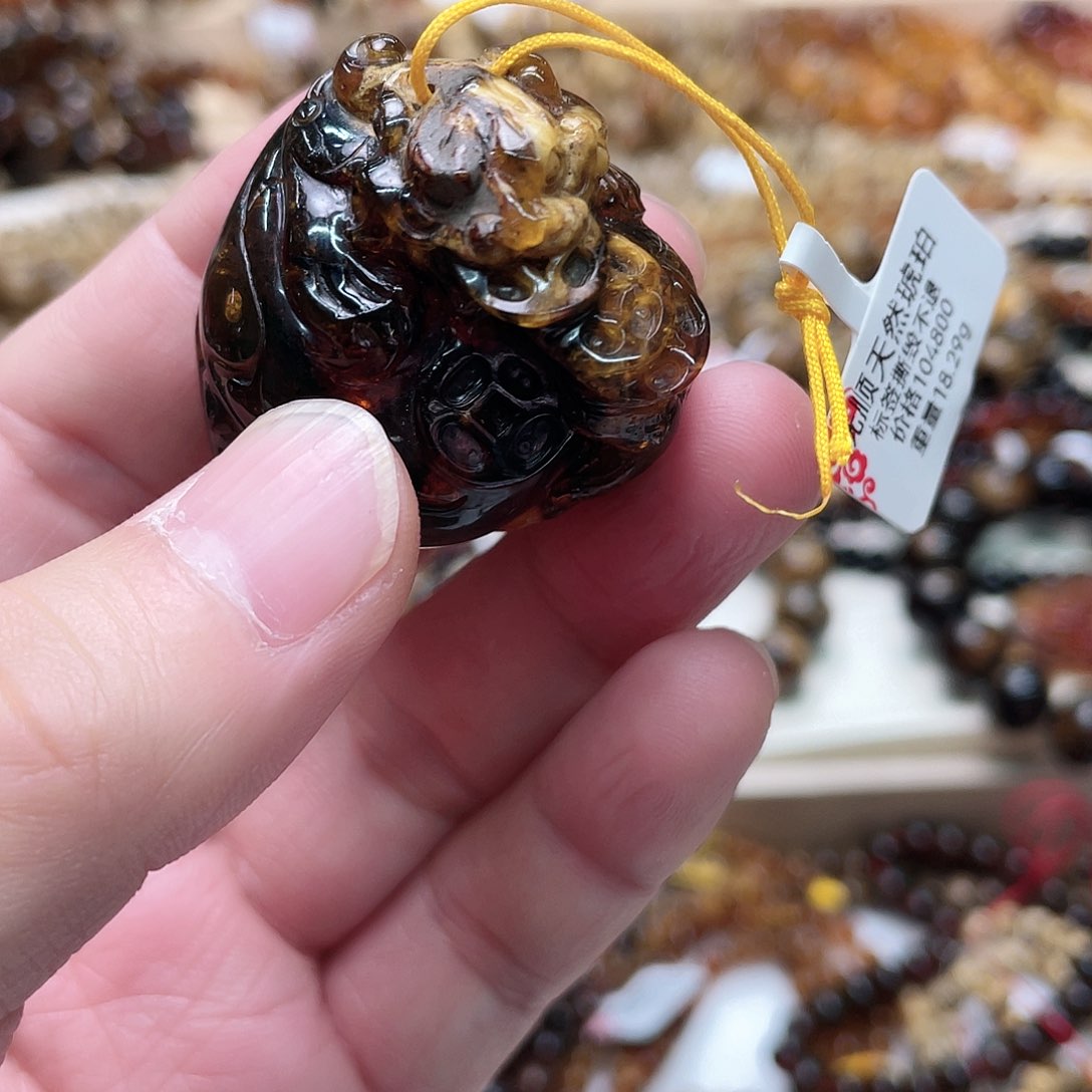 琥珀裸石未镶嵌东**败大