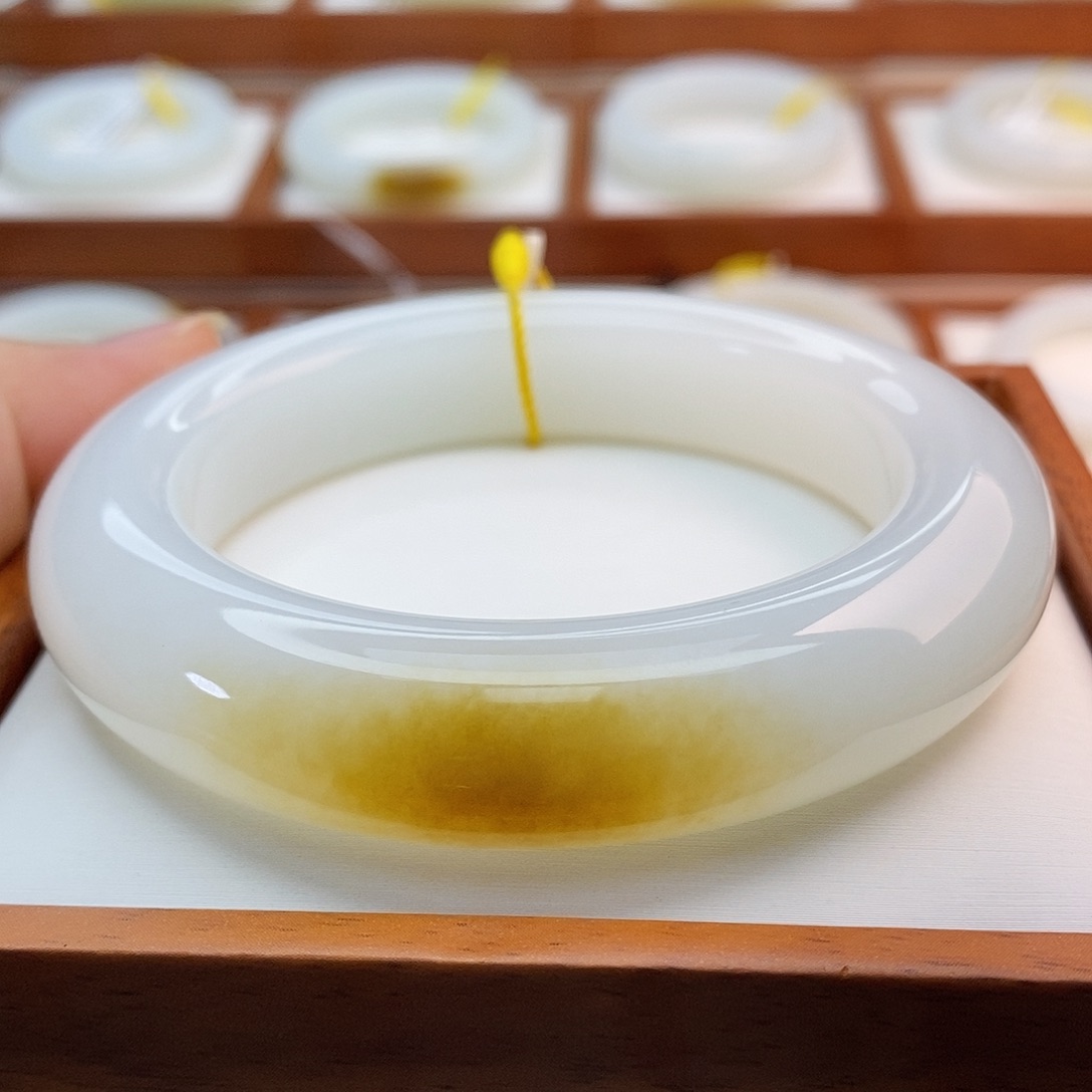 佛***札未镶嵌手链和田玉（糖玉）