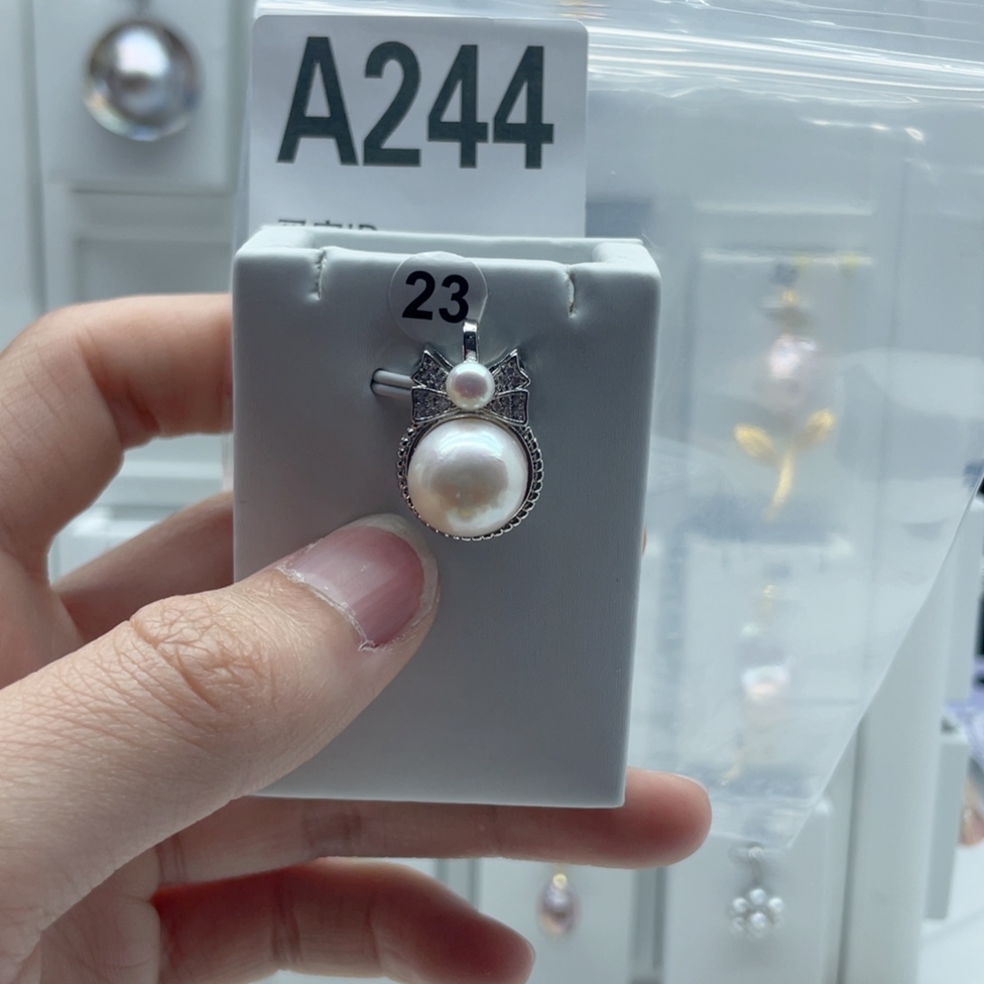 合金淡水珍珠颈饰