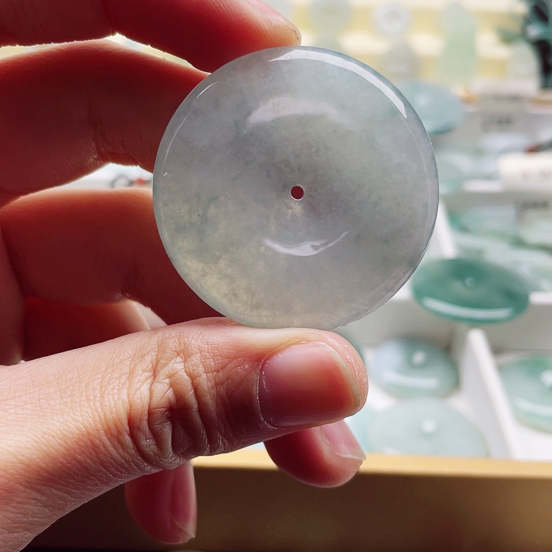 翡翠颈饰未镶嵌天然翡翠